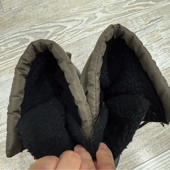 Coach fleece lined Winter Boots - Picture 9 of 9